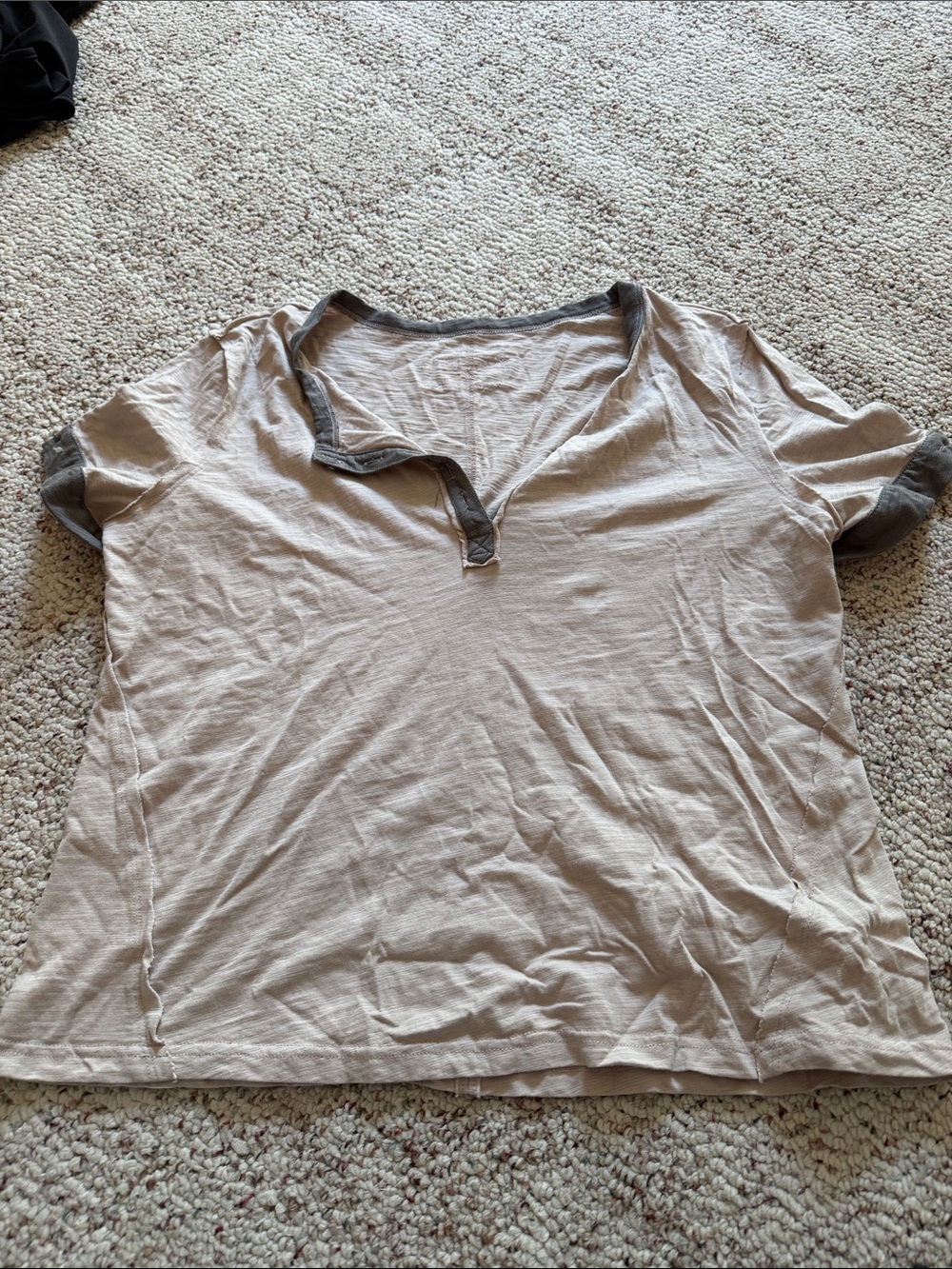 SHEIN Light Beige Short Sleeve V-Neck Tee with Charcoal Trim